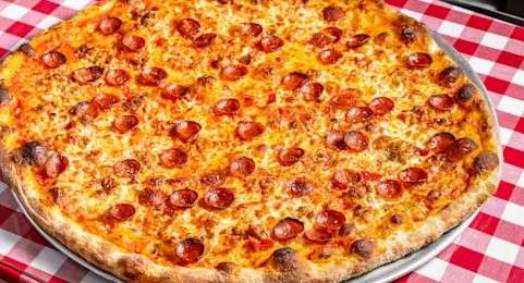 Best Pizza in Queens New York: Queens Quattro Formaggi