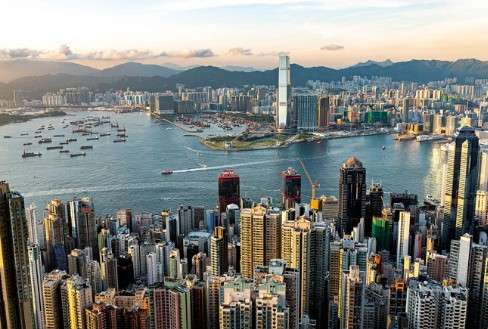 Hong Kong vs. New York: Hong Kong: Where East Meets West